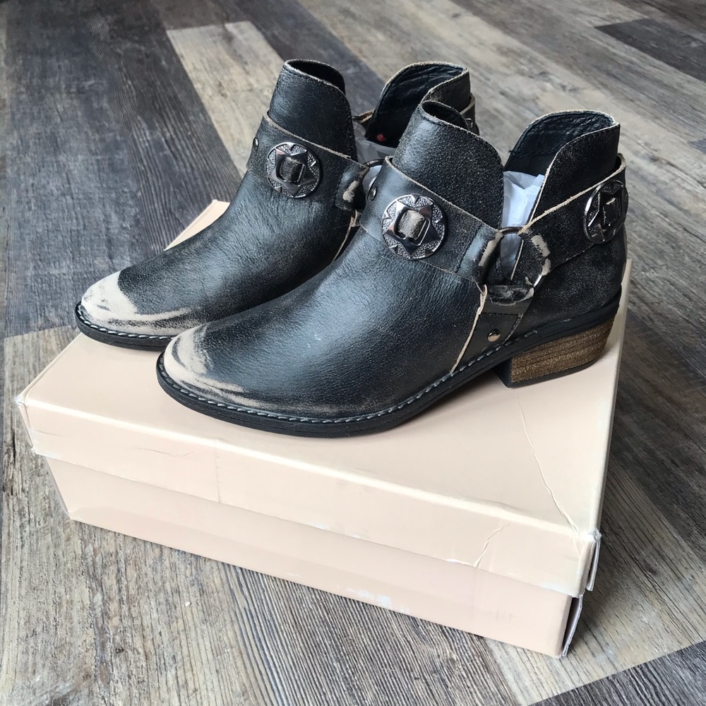 Chinese Laundry Leather Bootie